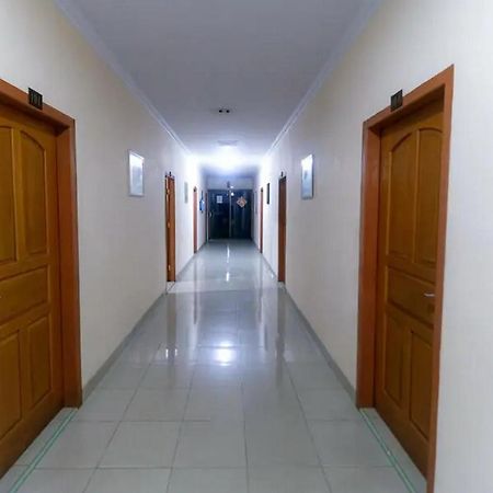 เรดดอร์ซ พลัส เนียร์ เวิลด์เทรดเซ็นเตอร์ บาตังฮารีมอลล์ Hotel Tanjungjohor ภายนอก รูปภาพ