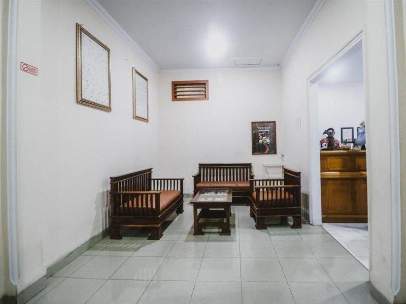 เรดดอร์ซ พลัส เนียร์ เวิลด์เทรดเซ็นเตอร์ บาตังฮารีมอลล์ Hotel Tanjungjohor ภายนอก รูปภาพ