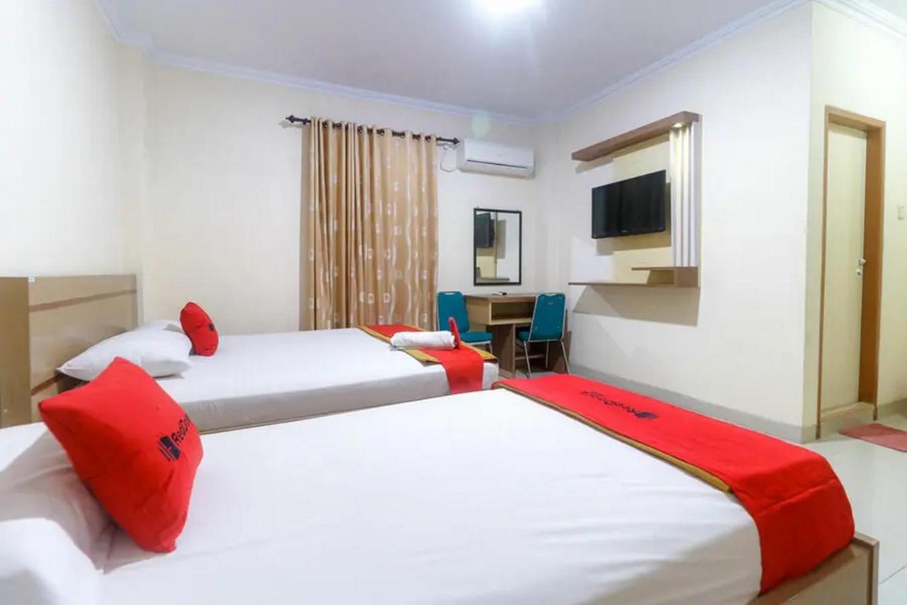 เรดดอร์ซ พลัส เนียร์ เวิลด์เทรดเซ็นเตอร์ บาตังฮารีมอลล์ Hotel Tanjungjohor ภายนอก รูปภาพ