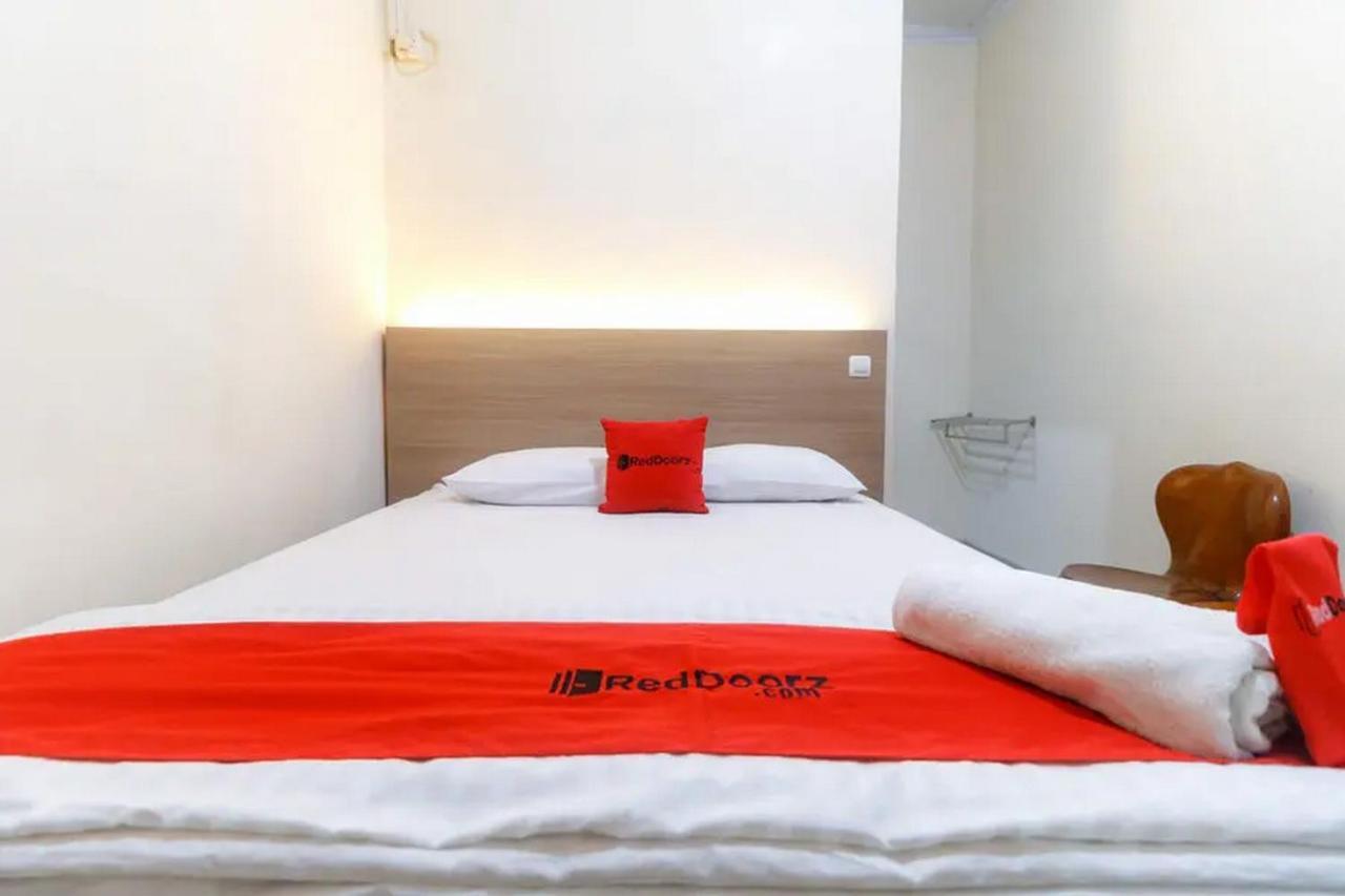 เรดดอร์ซ พลัส เนียร์ เวิลด์เทรดเซ็นเตอร์ บาตังฮารีมอลล์ Hotel Tanjungjohor ภายนอก รูปภาพ