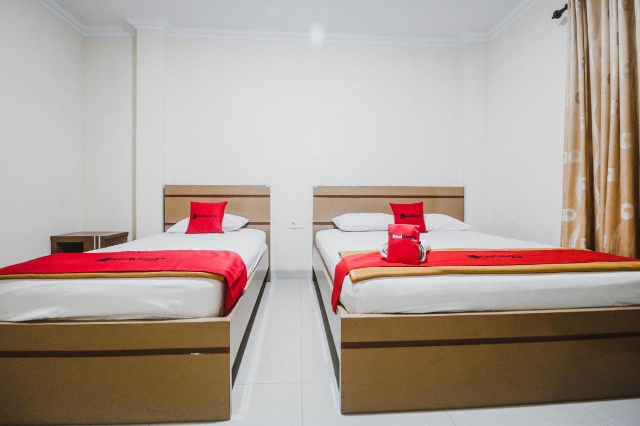 เรดดอร์ซ พลัส เนียร์ เวิลด์เทรดเซ็นเตอร์ บาตังฮารีมอลล์ Hotel Tanjungjohor ภายนอก รูปภาพ